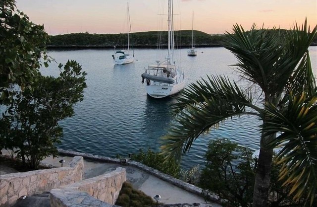 Beautiful Beach Eco-Cottage on Stocking Island