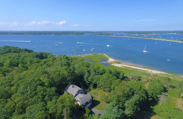 Beautiful beach front home on exclusive Scraggy Neck for rent