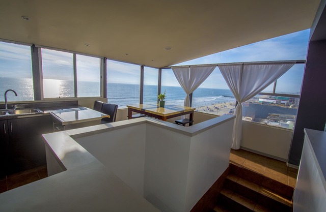 Beautiful beach views - 2 BDR Apt