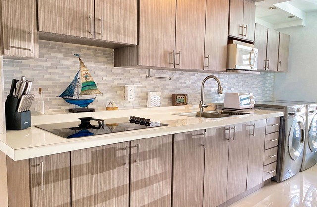 Beautiful Beachfront Villa, Totally Remodeled, 30 min to BAD BUNNY CONCERT