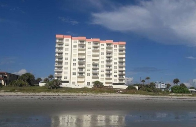 Beautiful Beachside Condo in Ormond-by-the-Sea