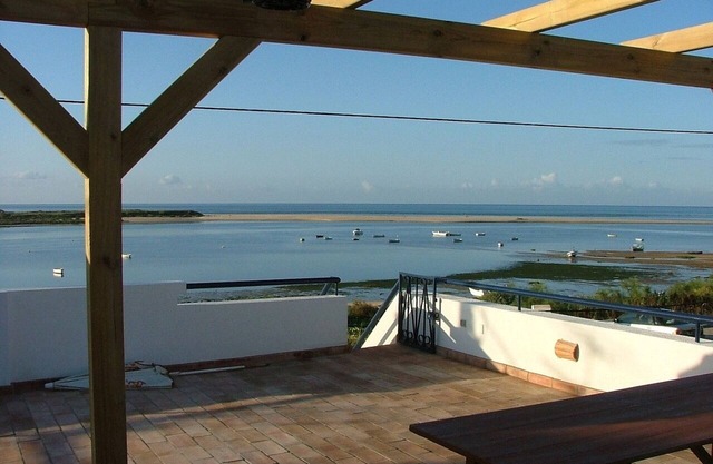 Beautiful cottage right next to the sea. , Ria Formosa Reserve