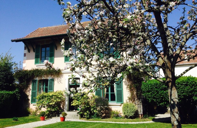 BEAUTIFUL CHARMING HOUSE WITH CENTER DEPENDENCY AND CLOSE TO THE BEACH