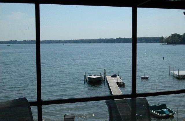 Beautiful Clear Lake Indiana Contemporary Lakefront Retreat