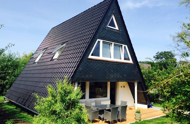 Beautiful, completely renovated only roof house! 150m to the loop.