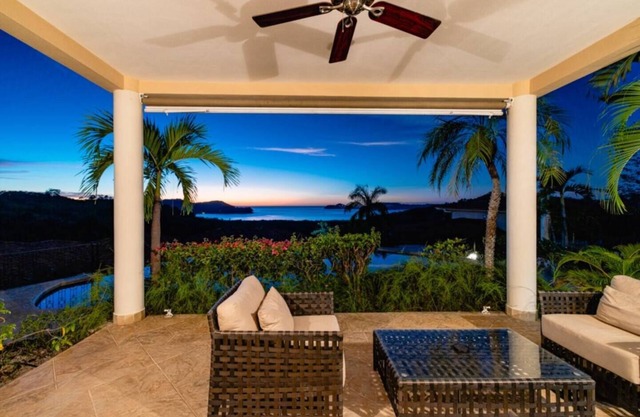 Beautiful Condo overlooking the Pacific - 3 Bedroom 3 Bathroom