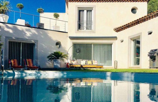 Beautiful contemporary villa, heated pool, jacuzzi