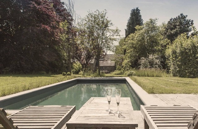 Beautiful Cottage with Pool