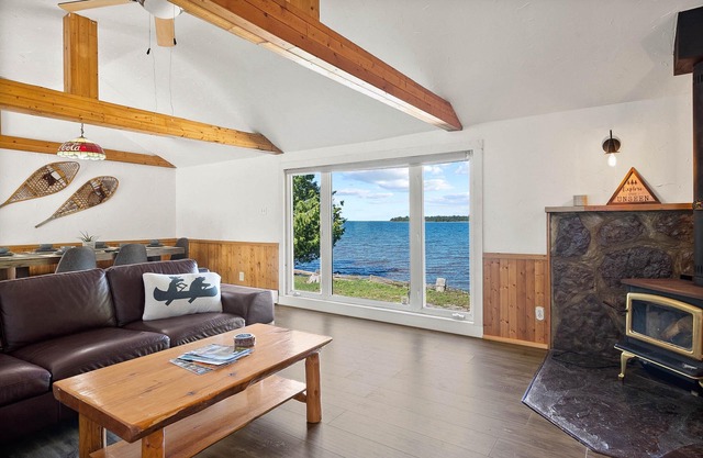 Beautiful Cottage on Lake Superior with Incredible Sunsets