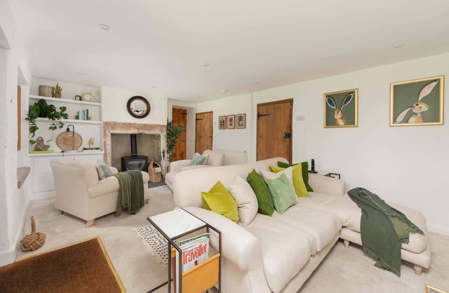 Beautiful Cottage nr Mendip Hills, Private Parking