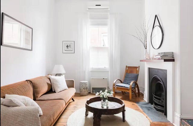 Beautiful Cottage with Garden Courtyard in City Square Mile