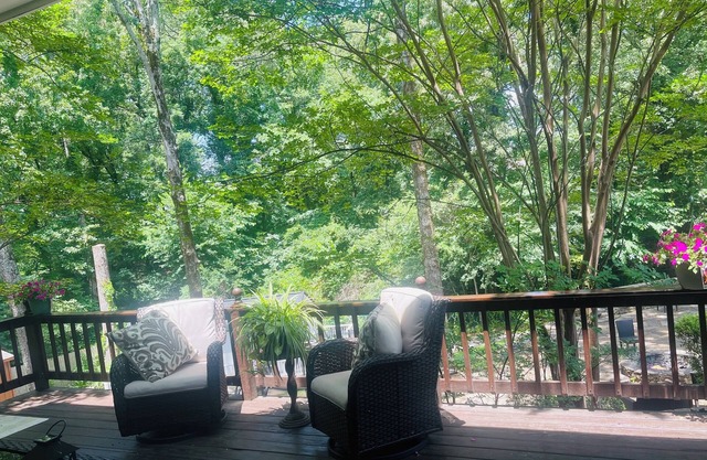 Beautiful Country Getaway/15 minutes From Elvis Graceland! Serene Fountain/Pool