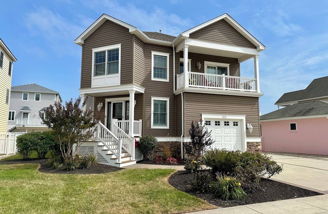 Beautiful Custom North Wildwood Home steps to the Beach, Beautiful Oceanviews
