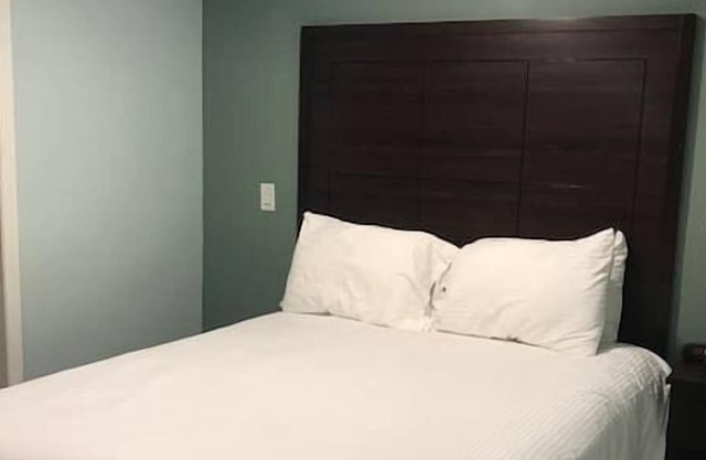 Beautiful Daytona Beach Queen Suite!