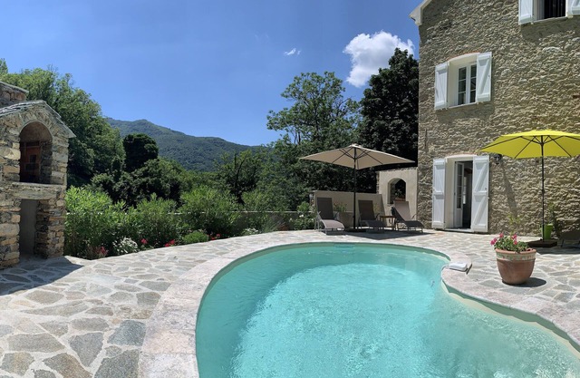 Beautiful dry stone house, completely renovated, spread over 2 floors,
