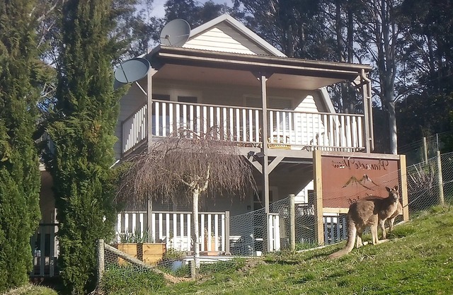 Beautiful Dutch Barn style country house in Merrijig (base of Mt Buller)