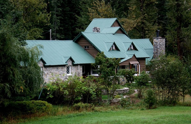 BEAUTIFUL ELK MOUNTAIN RANCH ADJOINS OVER 2 MILLION ACRES OF NATIONAL FOREST!