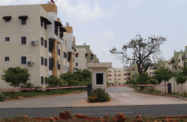 Beautiful family-size apartment 10 minutes from the beach and airport.