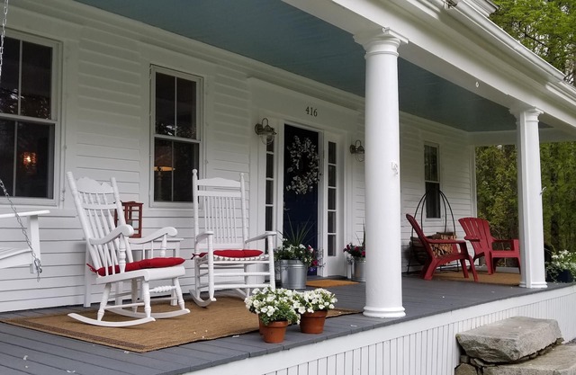 Beautiful farmhouse on the Boothbay Peninsula! Leaf peeping and Gardens Aglow!