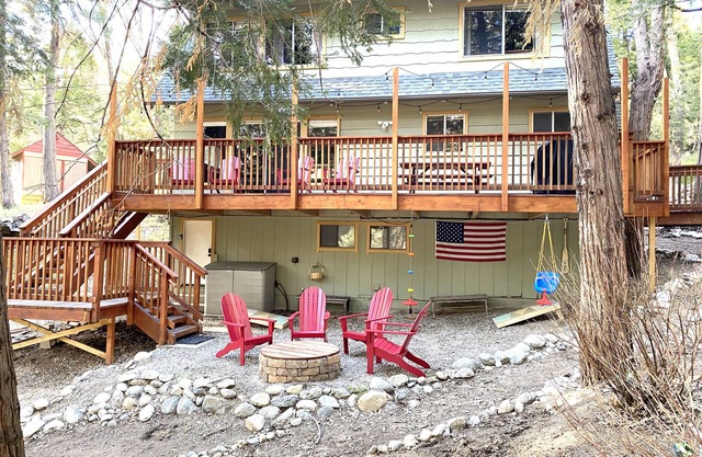 ✥ Beautiful Forest, Family Friendly cabin, Lake Access , Pets Welcome ✥