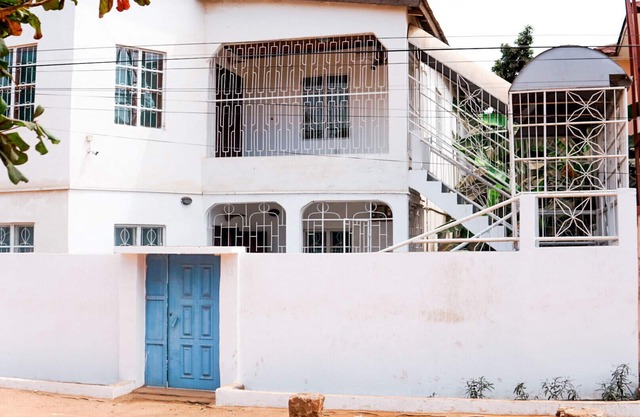 Beautiful furnished four bedroom house fitted with WIFI and exterior CCTV camera
