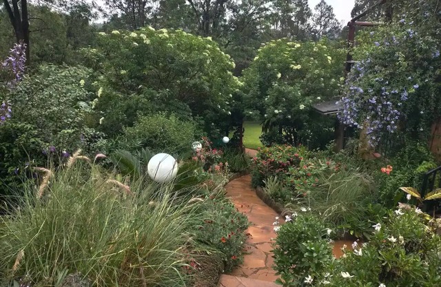 Beautiful Garden Apartment - access to private gazebo and garden