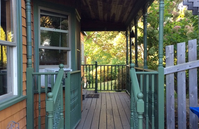 Beautiful getaway on Peaks Island!