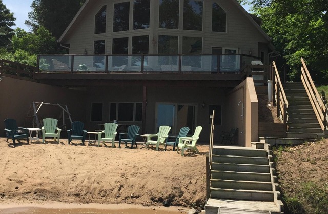 Beautiful Glen Lake Vacation Home