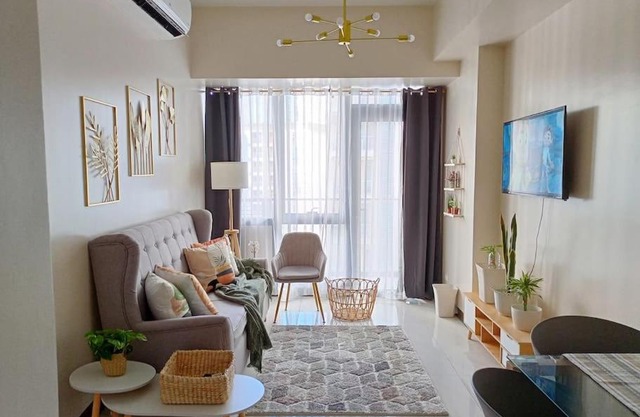 Beautiful High End Condo in City Center, Manila