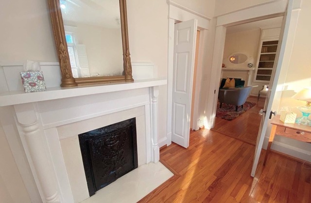 Beautiful historic home in Downtown Murfreesboro-2 bedroom option-sleeps 6