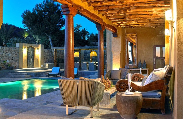 Beautiful holiday home with private pool