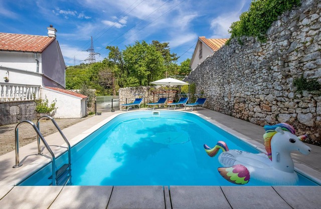 Beautiful home in Krasica with WiFi