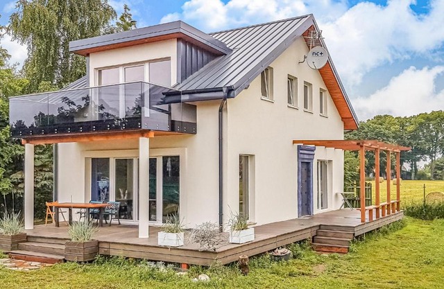 Beautiful Home In Nowe Warpno With Wifi