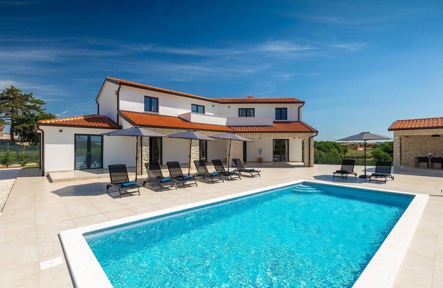 Beautiful home in Porec