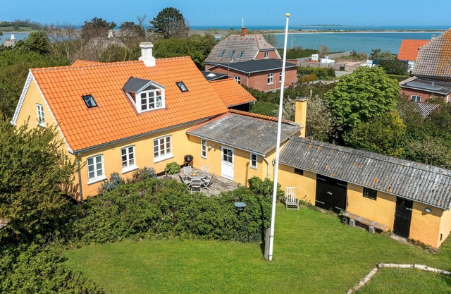 Beautiful home in Samsø with WiFi