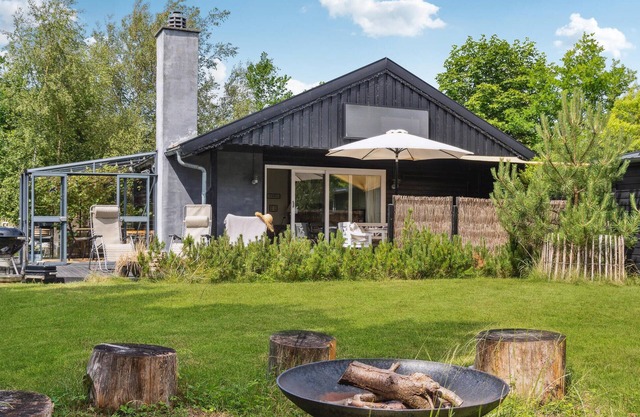 Beautiful home in Vejby with WiFi