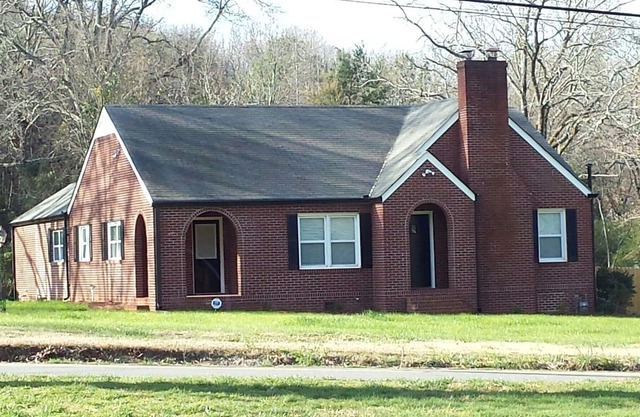 Beautiful home on 20 acres in heart of Cartersville just 10 mins to Lake Point