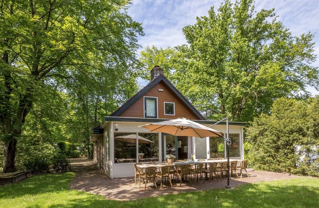 Beautiful home with lots of privacy, in the forest