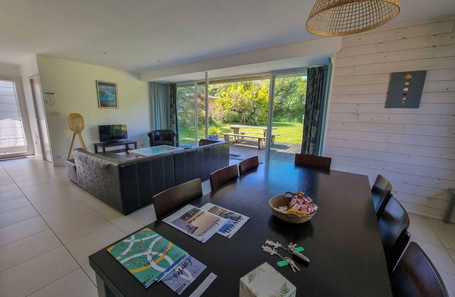 BEAUTIFUL HOUSE 100 METRES FROM THE BEACH WITH HEATED POOL