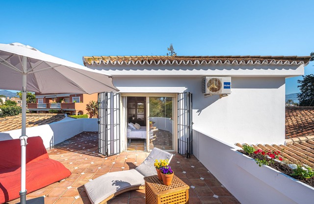 BEAUTIFUL HOUSE 5 MINUTES WALKING FROM THE BEACH