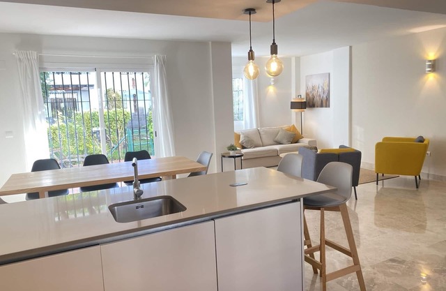 Beautiful house with 4 bedrooms and 3 bathrooms, Los Naranjos Urbanization, Puerto Banus