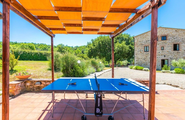 Beautiful apartment in villa for 16 people with private pool, A/C, WIFI, TV and patio