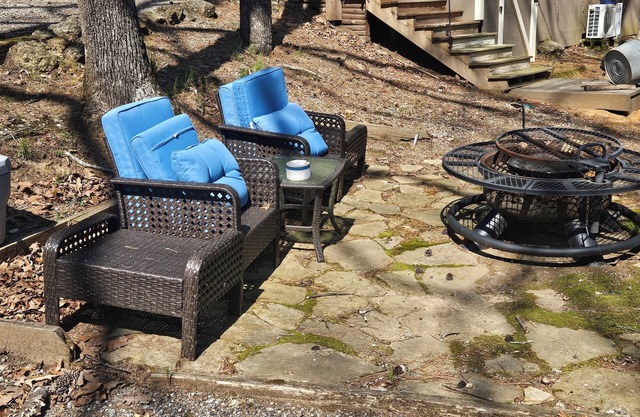 Beautiful lake front cabin with dock on prettynWilderness Camp nLAKE ALLATOONA