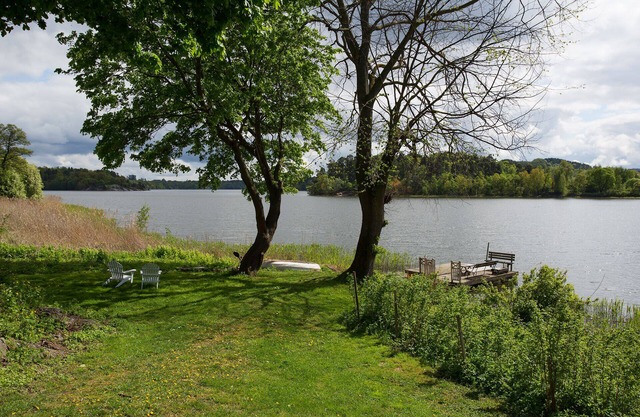 Beautiful Lake house near city center