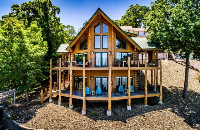 Beautiful Lakefront Lodge w/Private Dock and Amazing 180 View from Two Decks