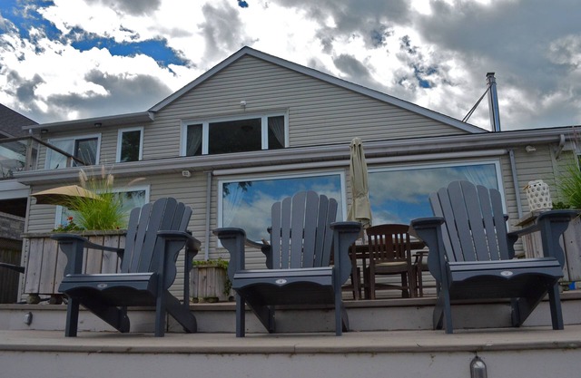 Beautiful Lakehouse in Price Edward County on the Bay of Quinte