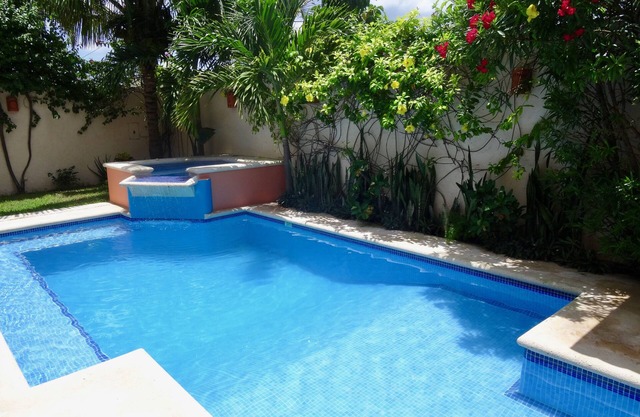 Beautiful LARGE Private Home with Private Pool, Hot Tub, Party Deck