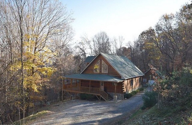 Beautiful Log Cabin with Two Master Suites on 4.5 Wooded Acres
