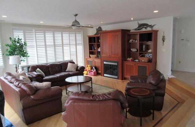 Beautiful Loveladies home close to the beach with a pool.