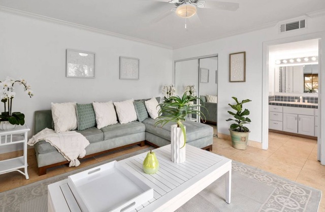 Beautiful Malibu home, canyon and ocean views perfect for vacations or filming